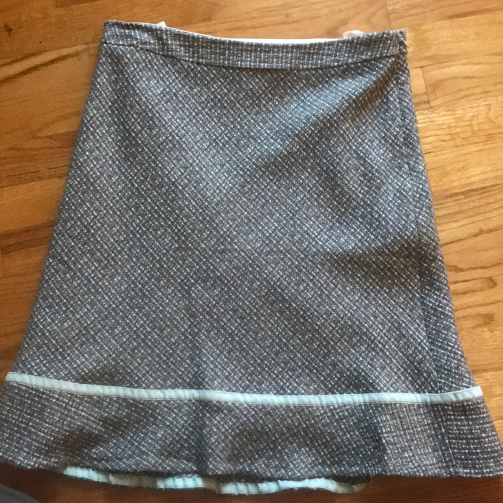 Gray knit skirt